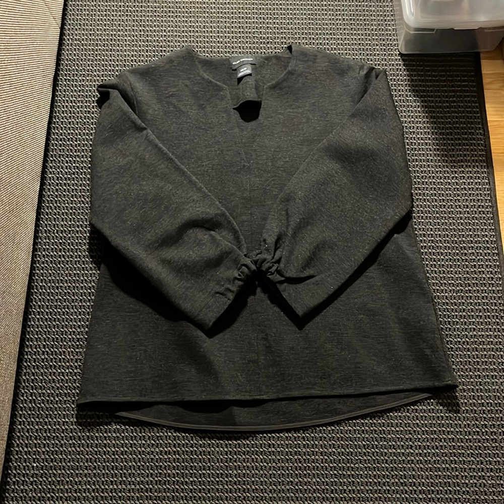 NWOT Club Monaco XS top. Dark grey.